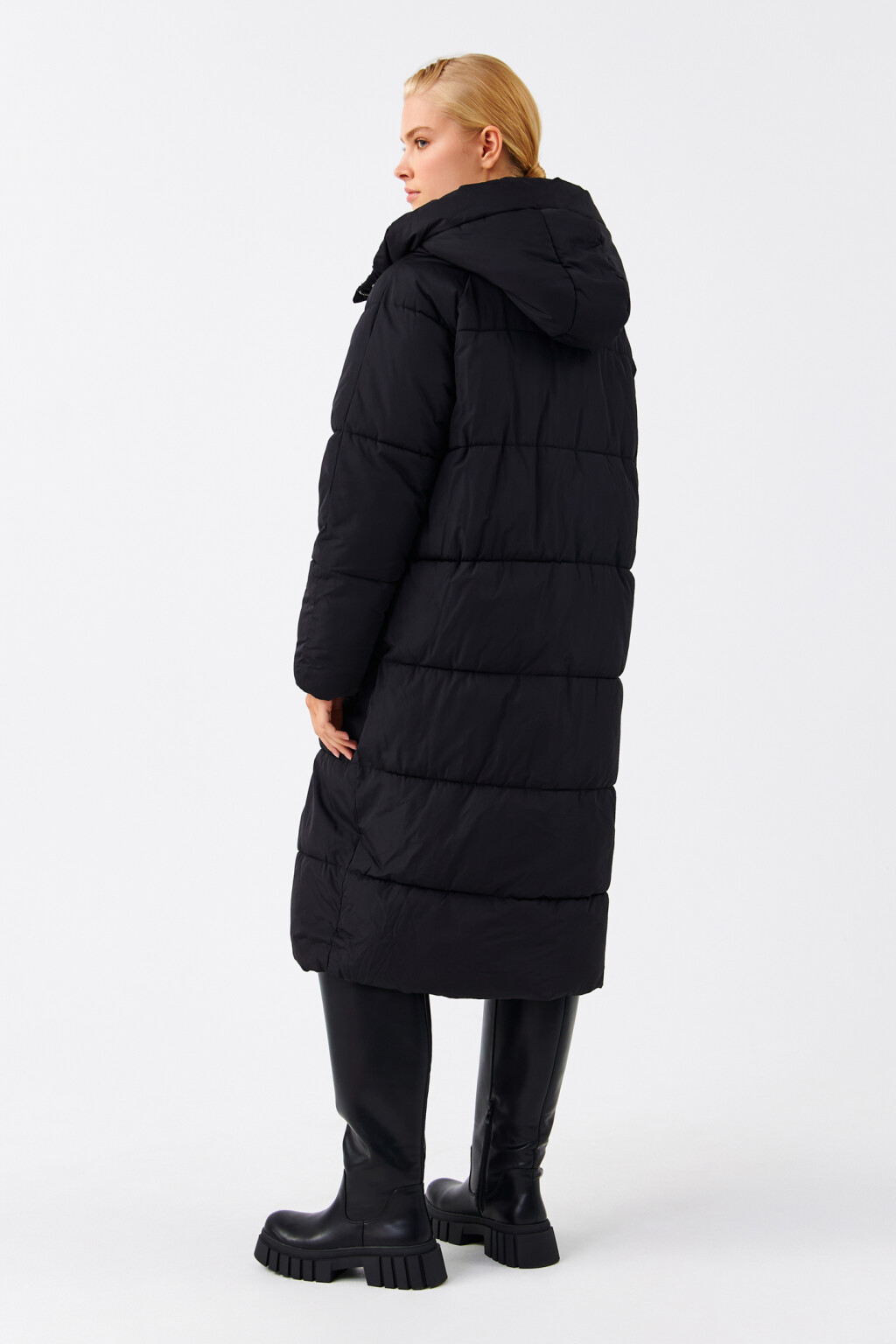 Пальто зимнее утепленное с капюшоном - цвет черный - 3