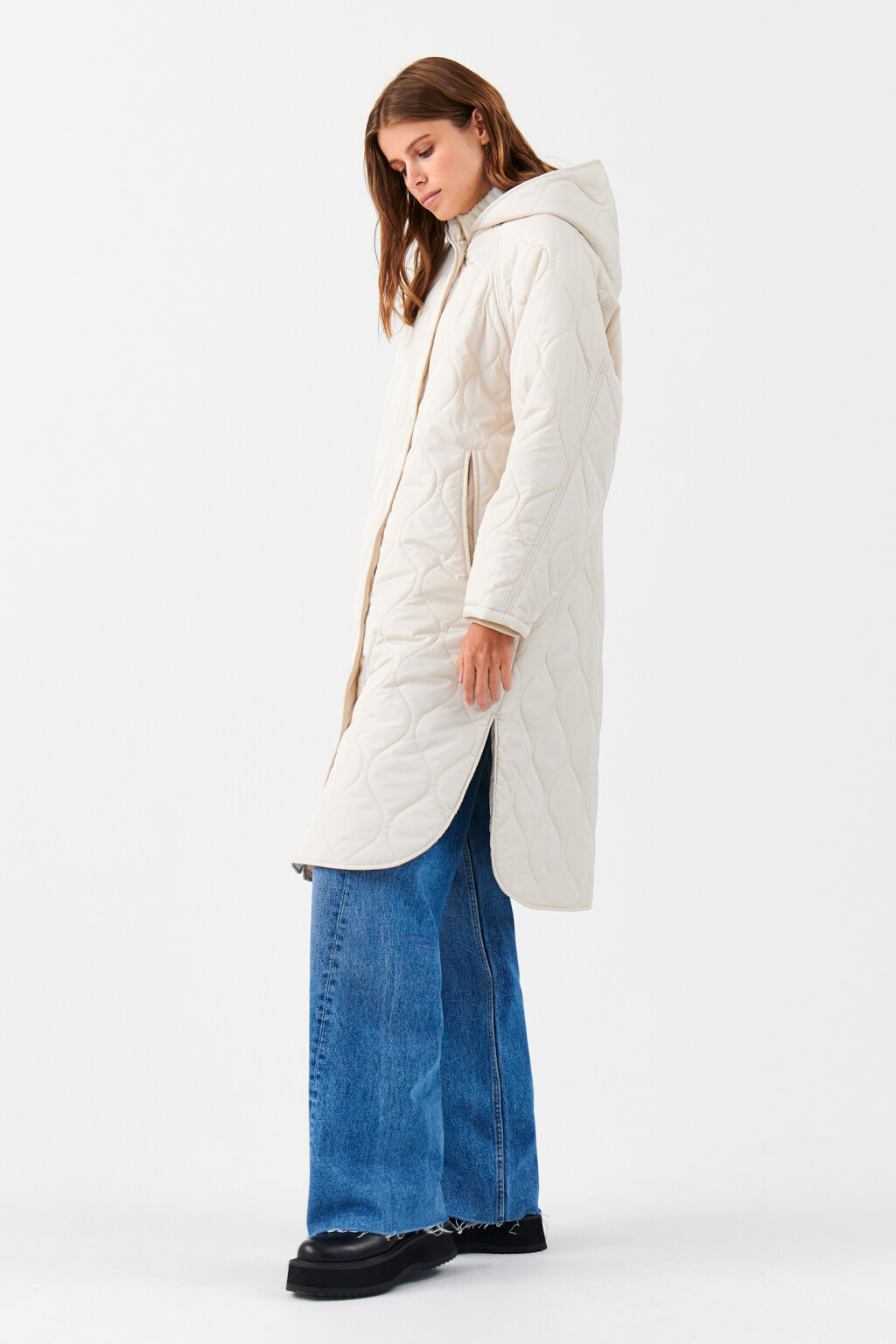 Пальто стеганое утепленное с капюшоном - цвет молочный - 2