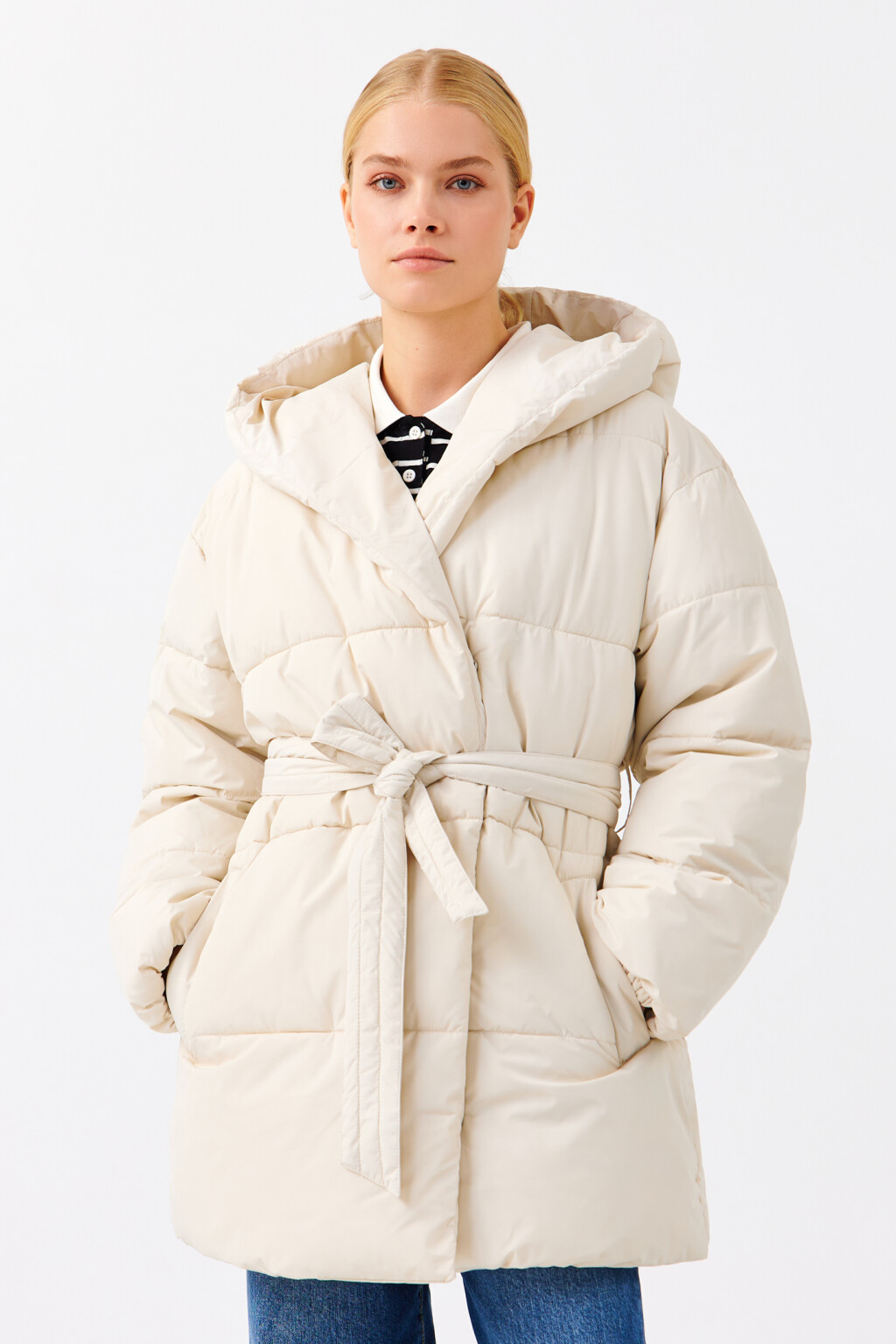 Куртка зимняя с капюшоном и поясом - цвет бежевый - 1