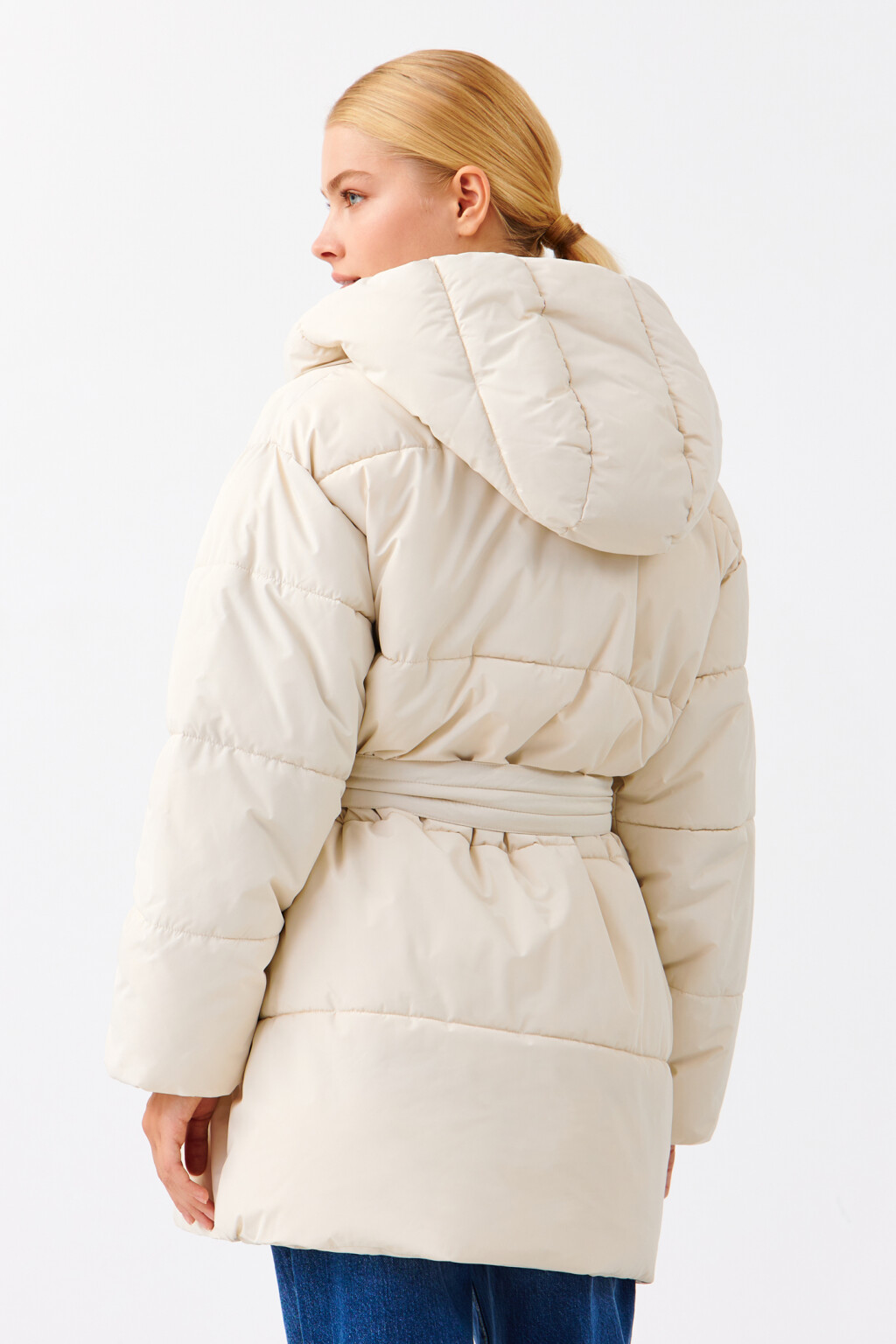 Куртка зимняя с капюшоном и поясом - цвет бежевый - 3