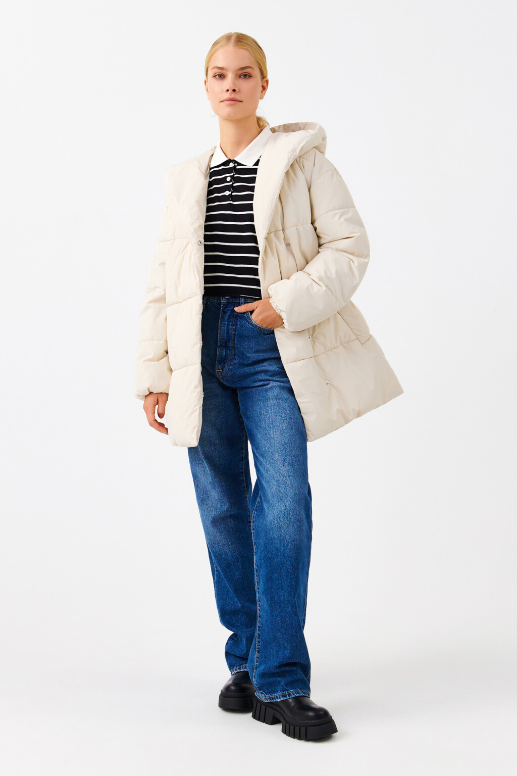 Куртка зимняя с капюшоном и поясом - цвет бежевый - 4