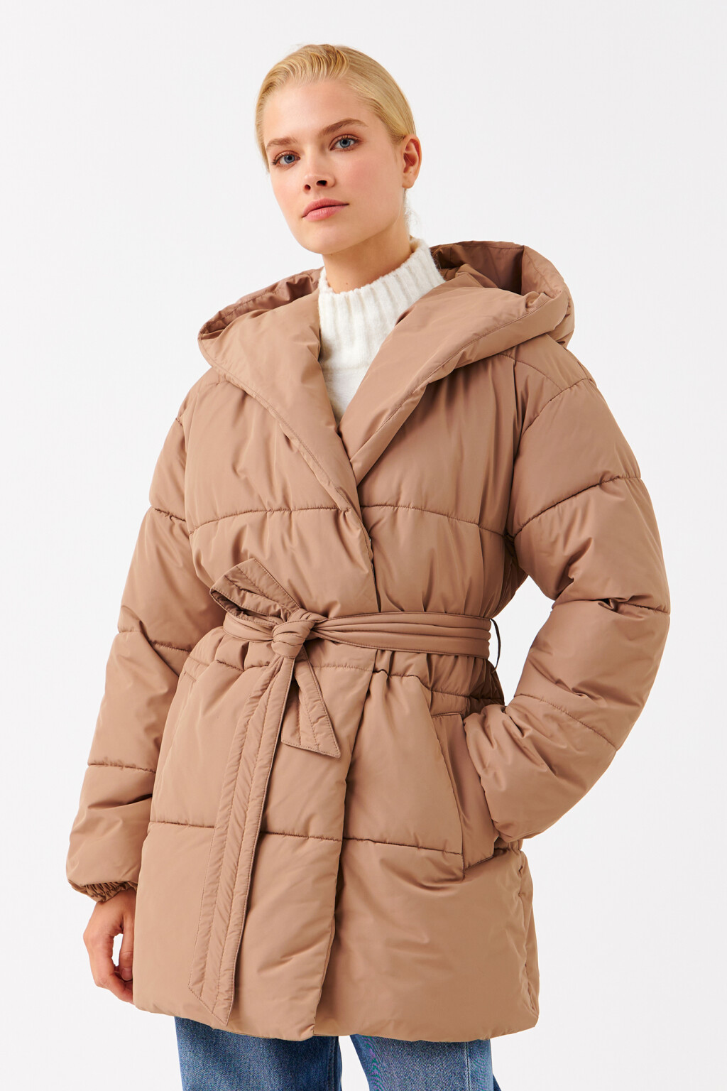 Куртка зимняя с капюшоном и поясом - цвет коричневый - 1