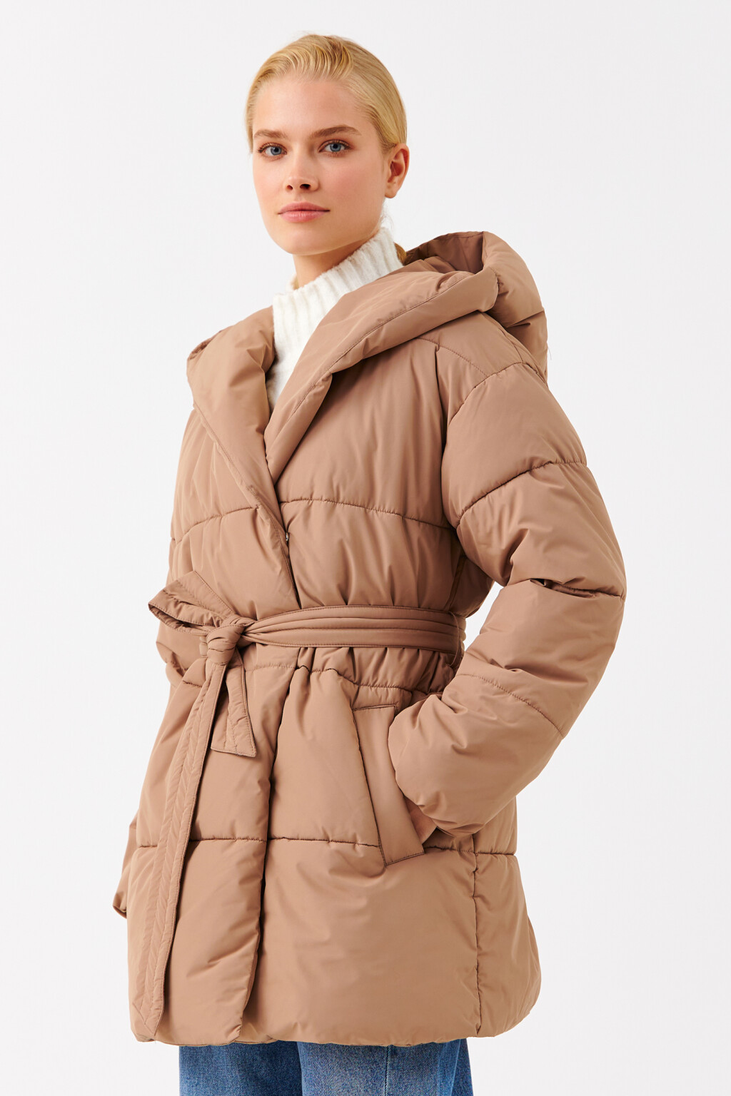 Куртка зимняя с капюшоном и поясом - цвет коричневый - 2