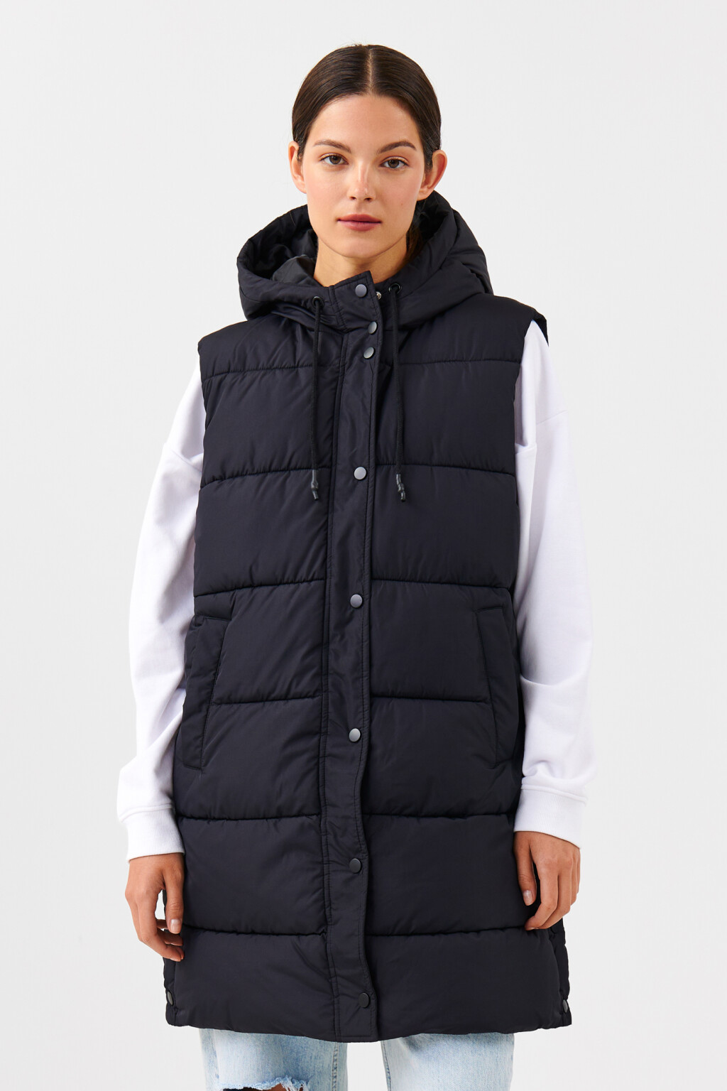 Жилет стеганый удлиненный с капюшоном - цвет черный - 1