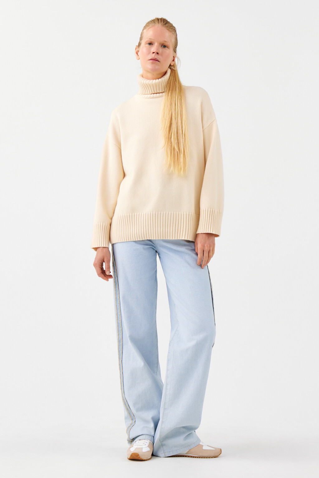 Свитер SWEATER свободный с боковыми разрезами - цвет белый - 4