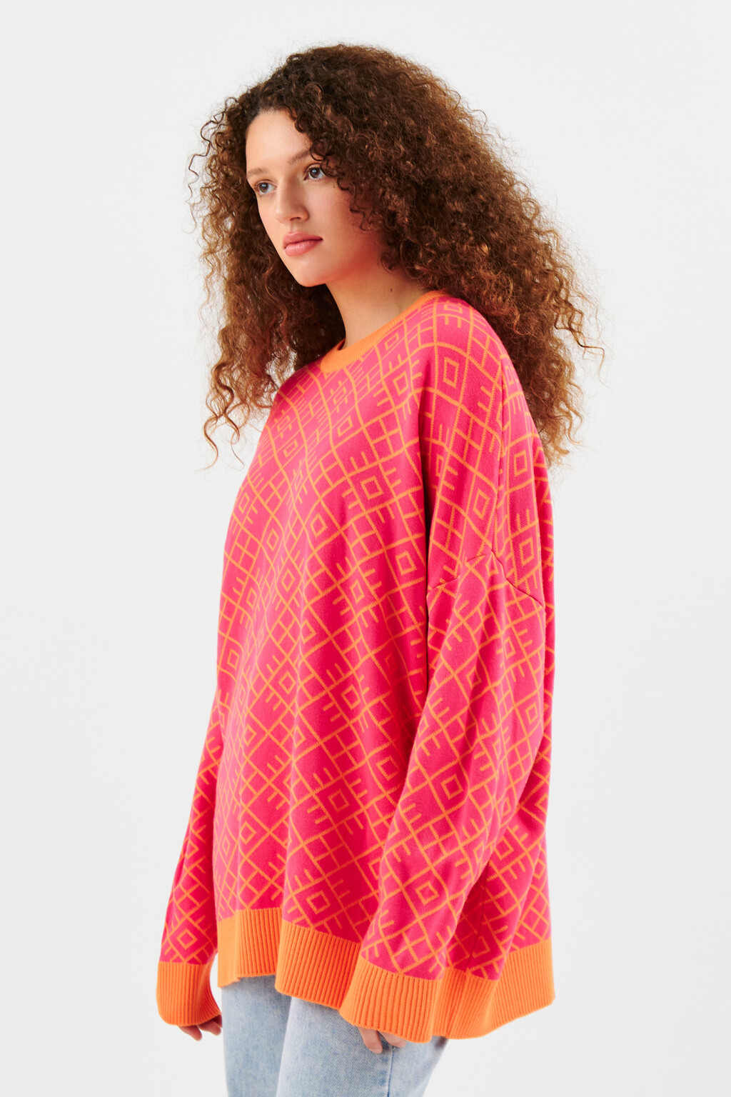 Свитер oversize вязаный с принтом - цвет розовый - 2
