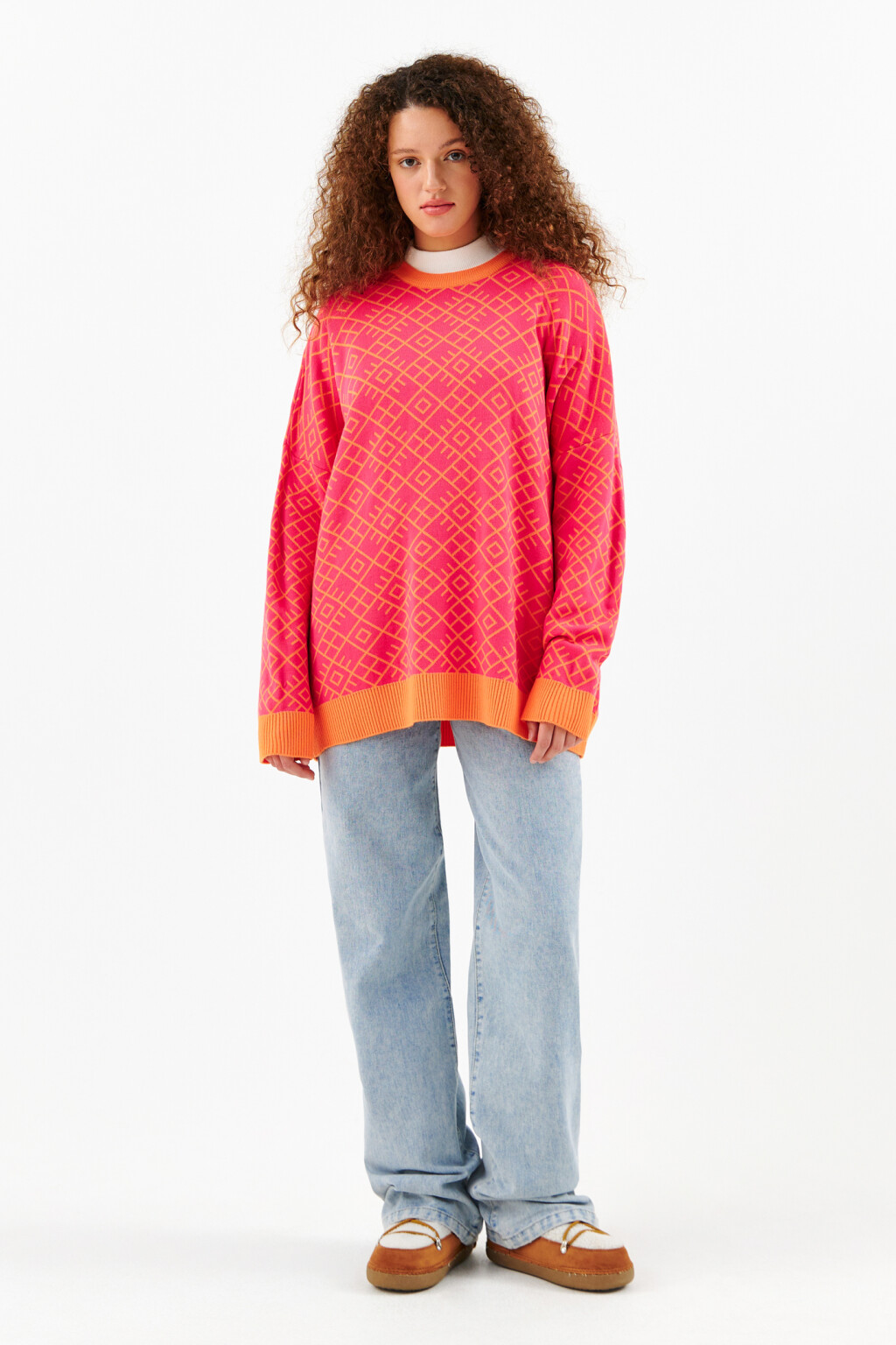 Свитер oversize вязаный с принтом - цвет розовый - 4