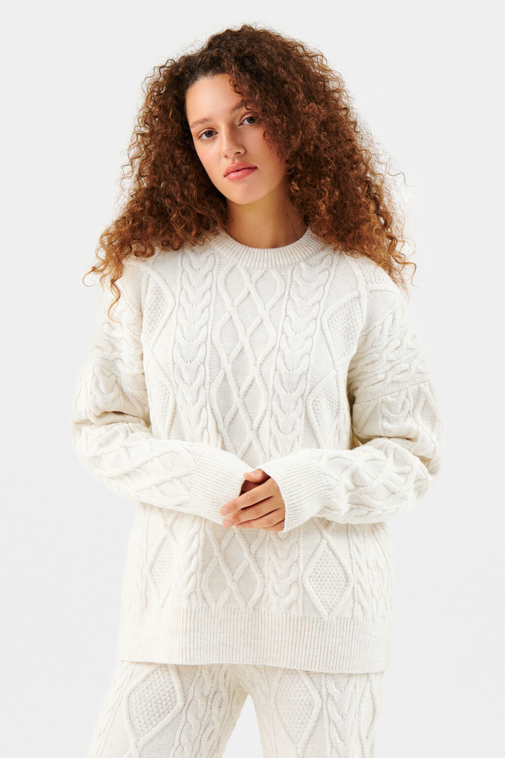 Свитер толстой вязки с узором-косичкой - цвет бежевый - 1