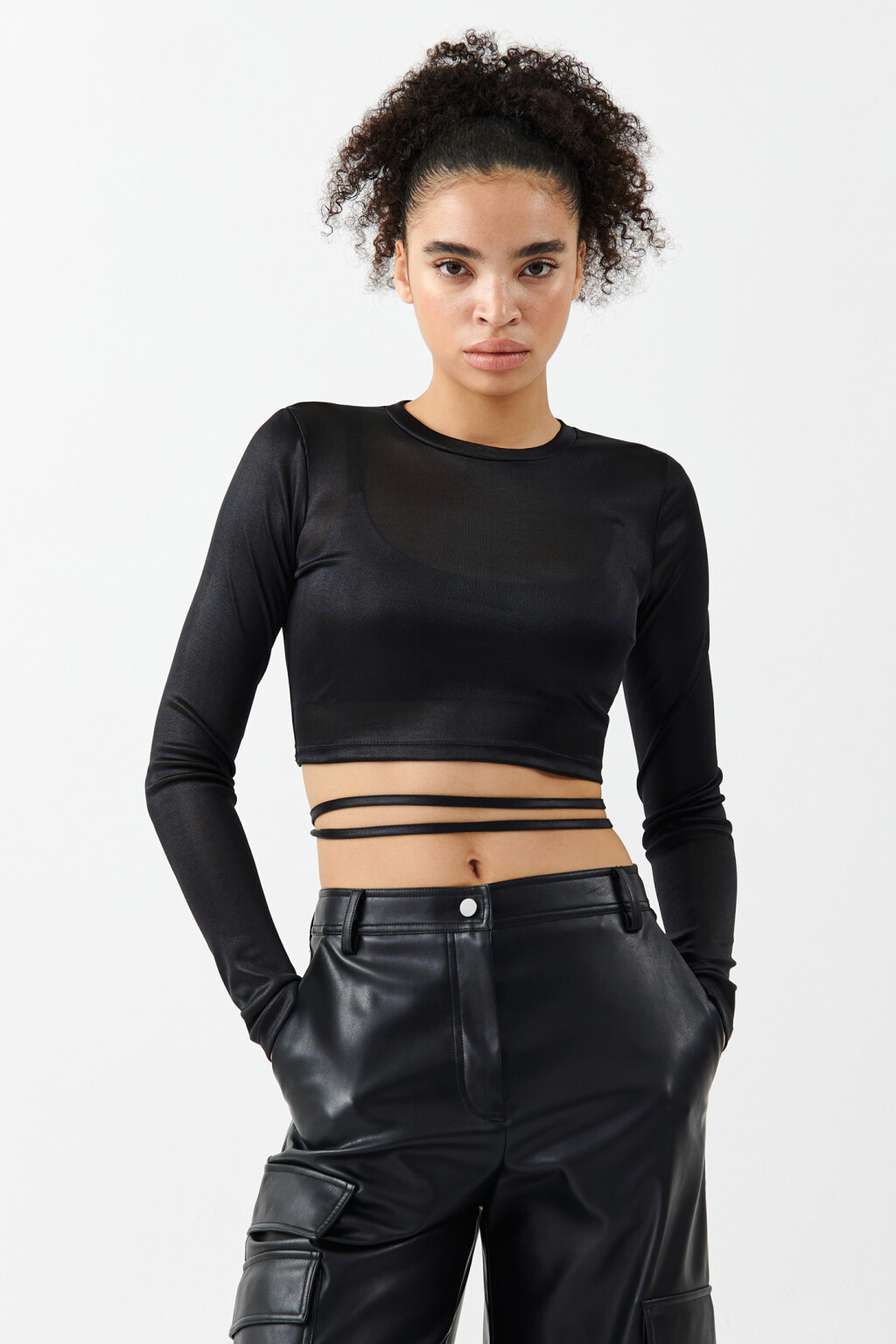 Лонгслив блестящий с завязками на талии - цвет черный - 1