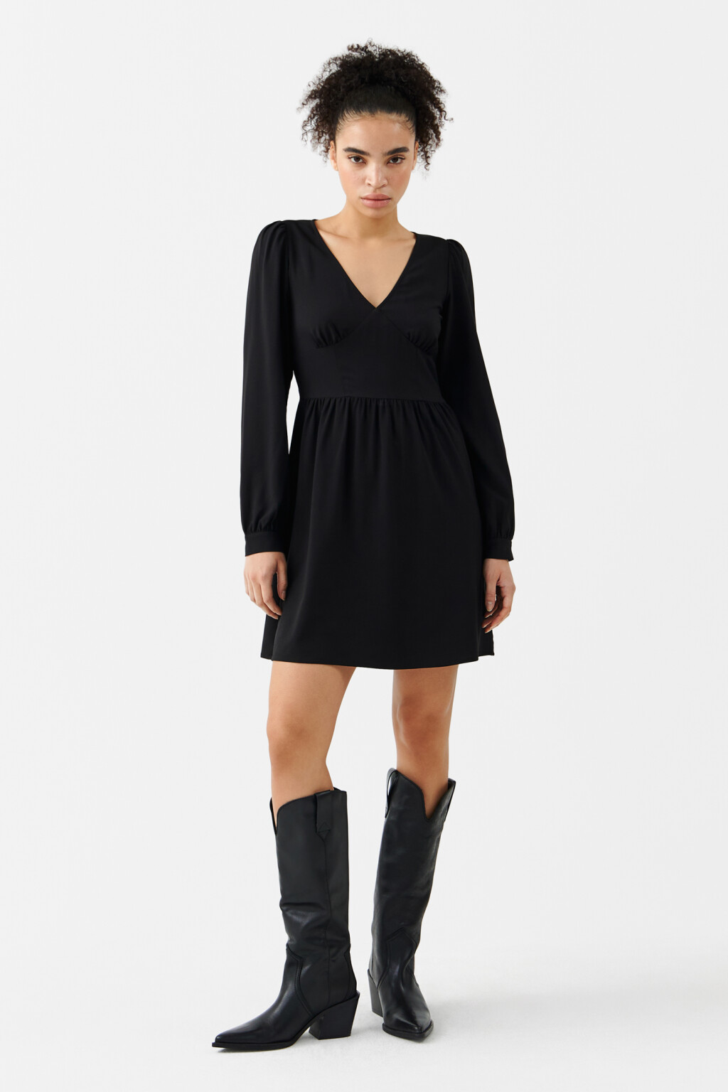 Платье приталенное с V-образным вырезом - цвет черный - 4