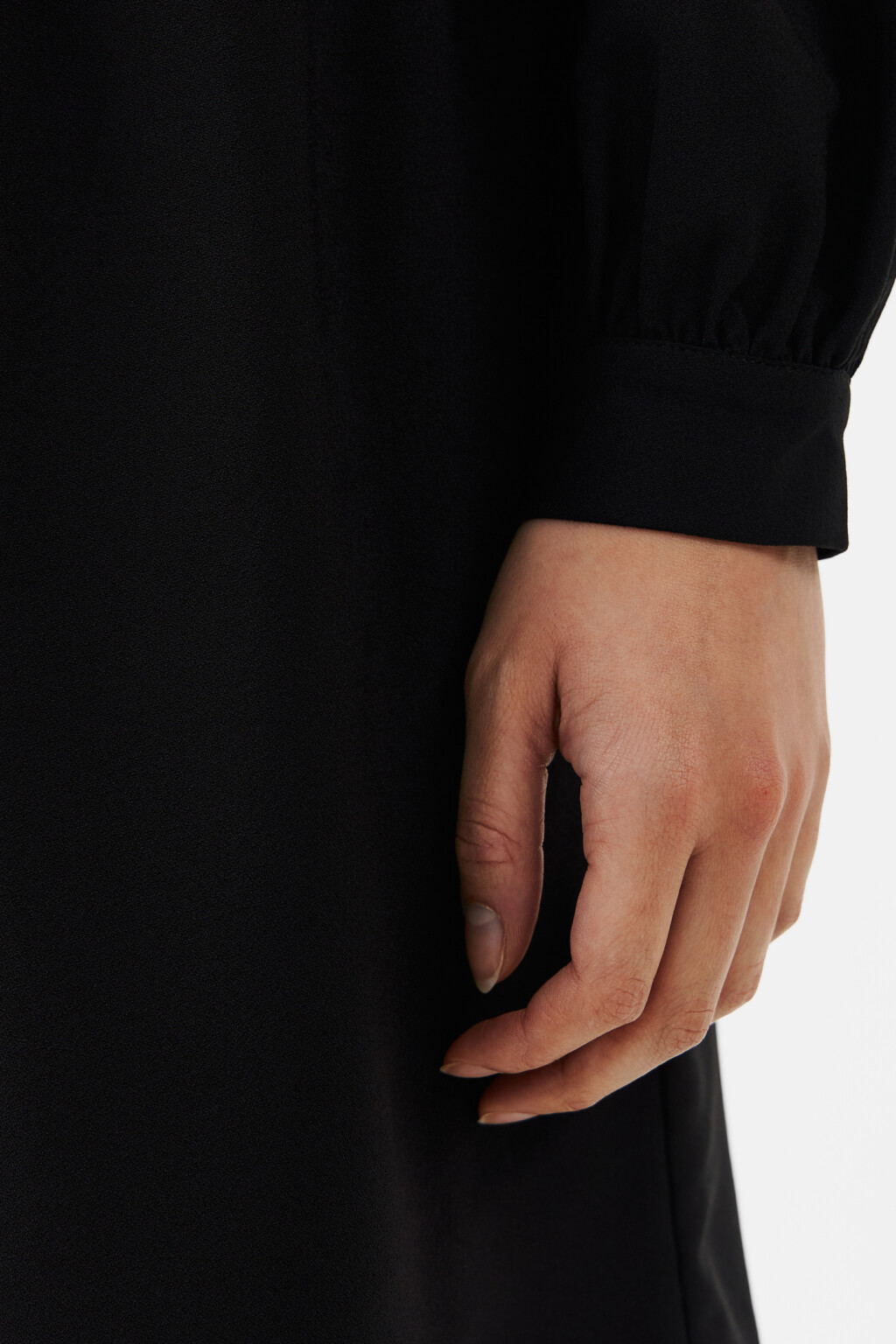 Платье приталенное с V-образным вырезом - цвет черный - 6