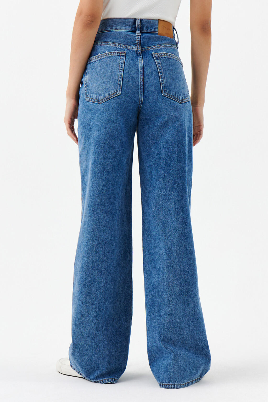 Джинсы широкие с потертостями - цвет голубой - 3