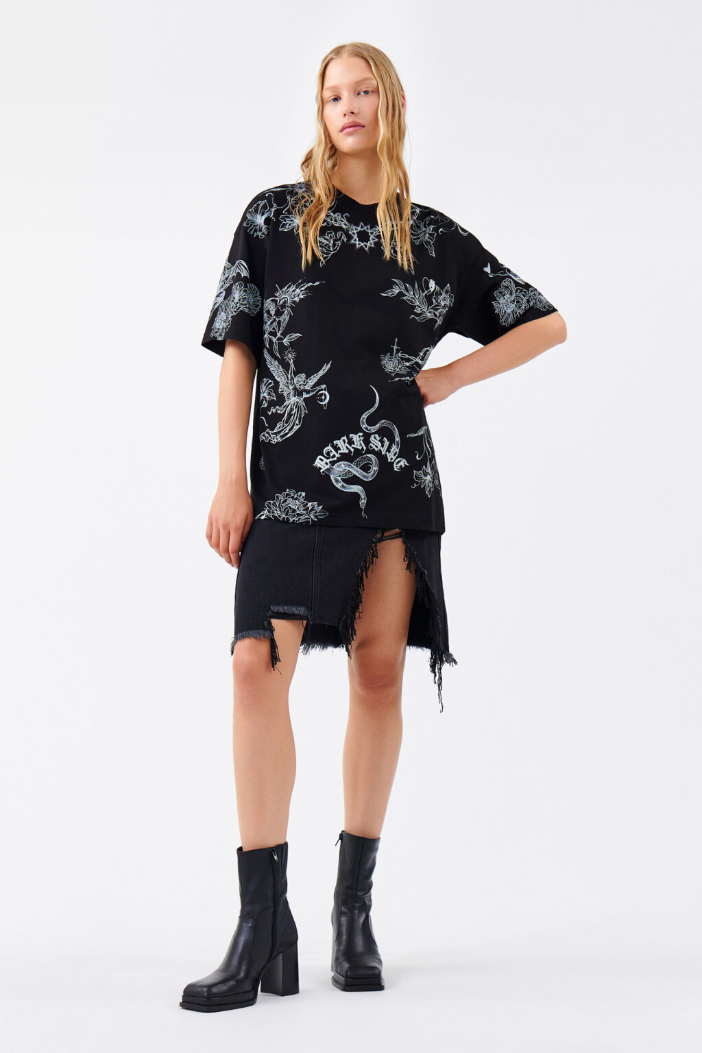 Футболка oversize с тату-принтом - цвет черный - 4