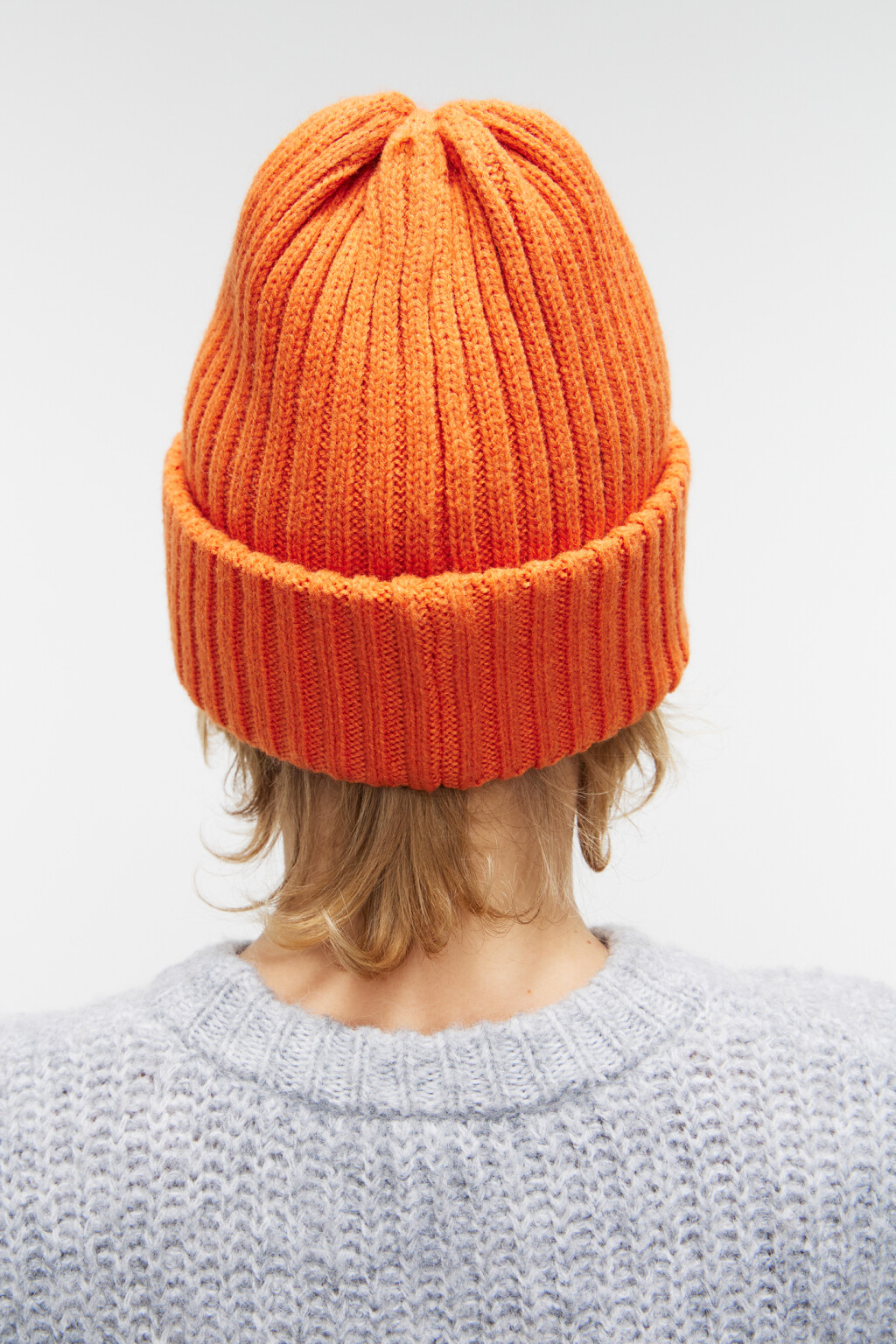 Шапка бини вязаная в рубчик - цвет оранжевый - 3