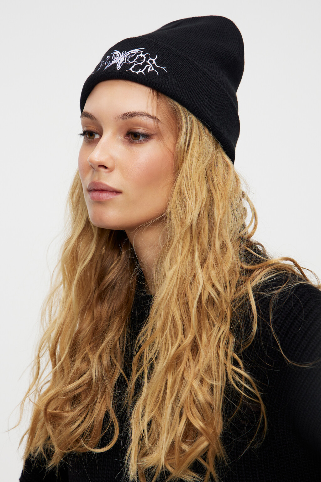 Шапка бини с принтом-вышивкой - цвет черный - 4