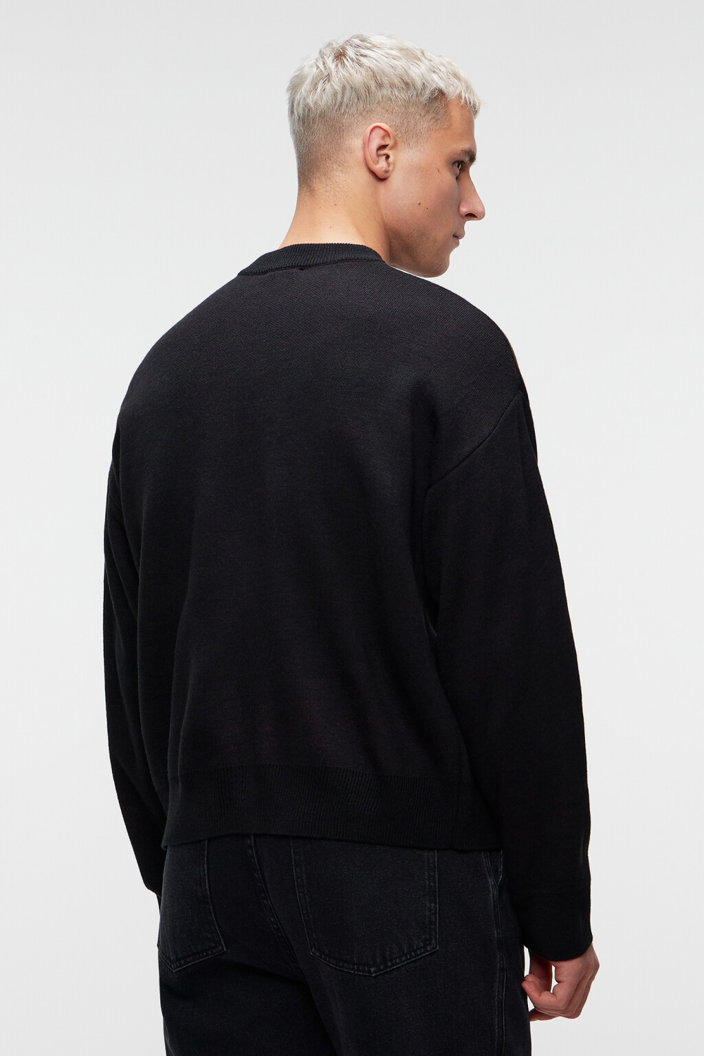 Джемпер вязаный с принтом-надписью - цвет черный - 3