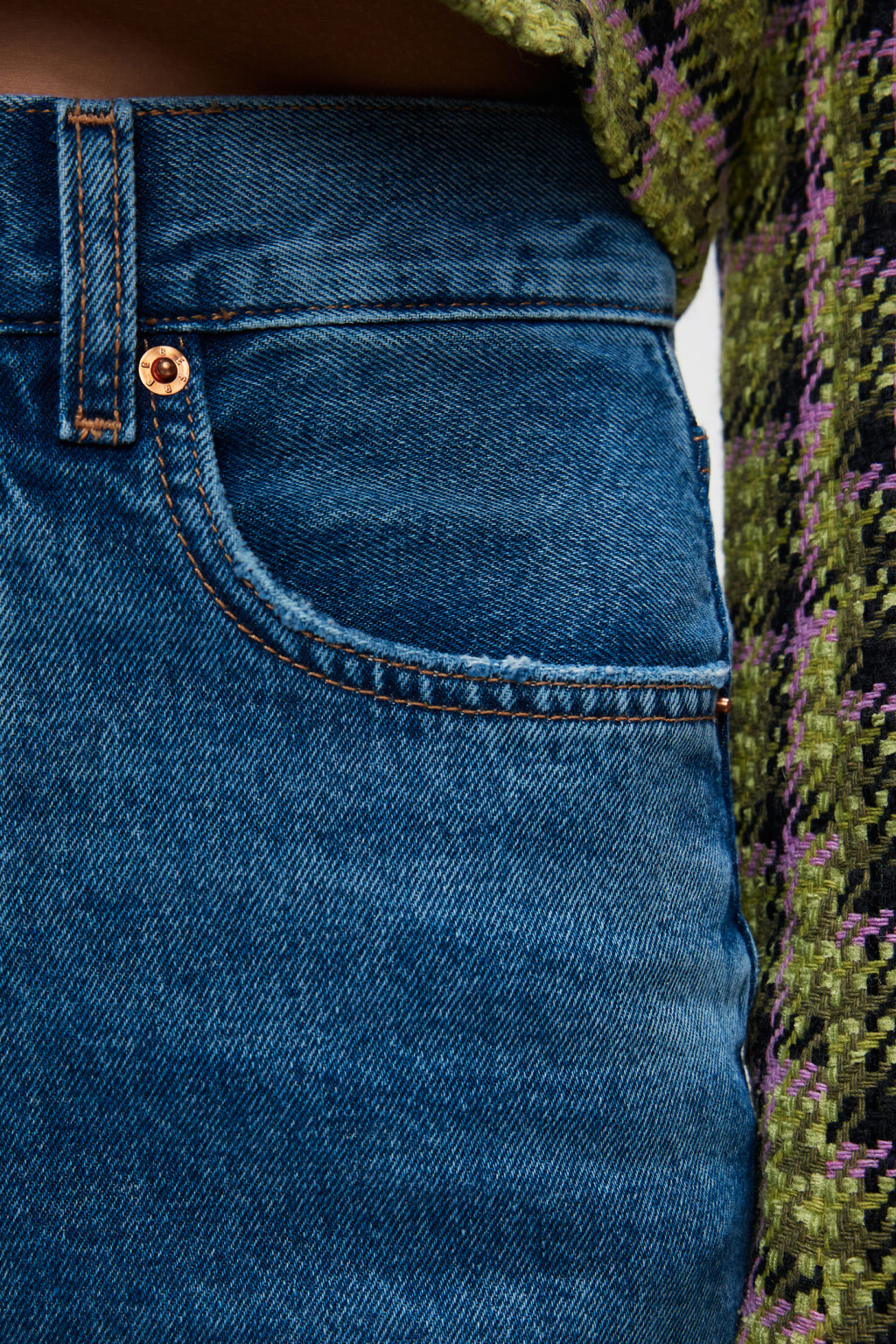 Джинсы wide leg с потертостями на карманах - цвет голубой - 5