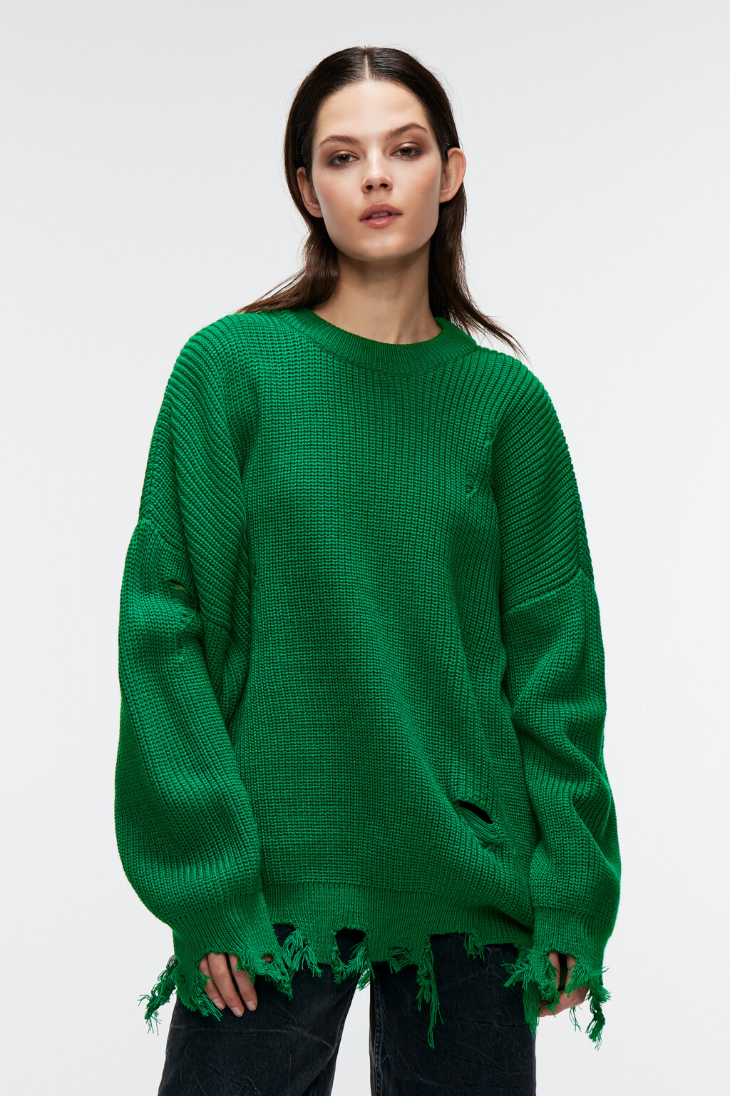Свитер вязаный с рваными краями и дырками - цвет зеленый - 1