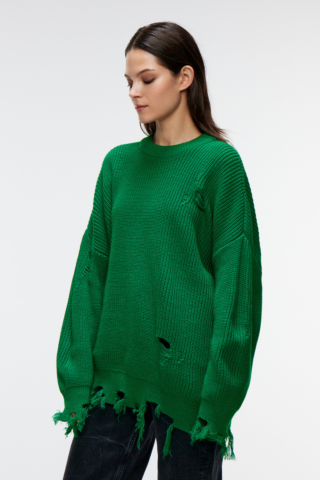 Свитер вязаный с рваными краями и дырками - цвет зеленый - 2