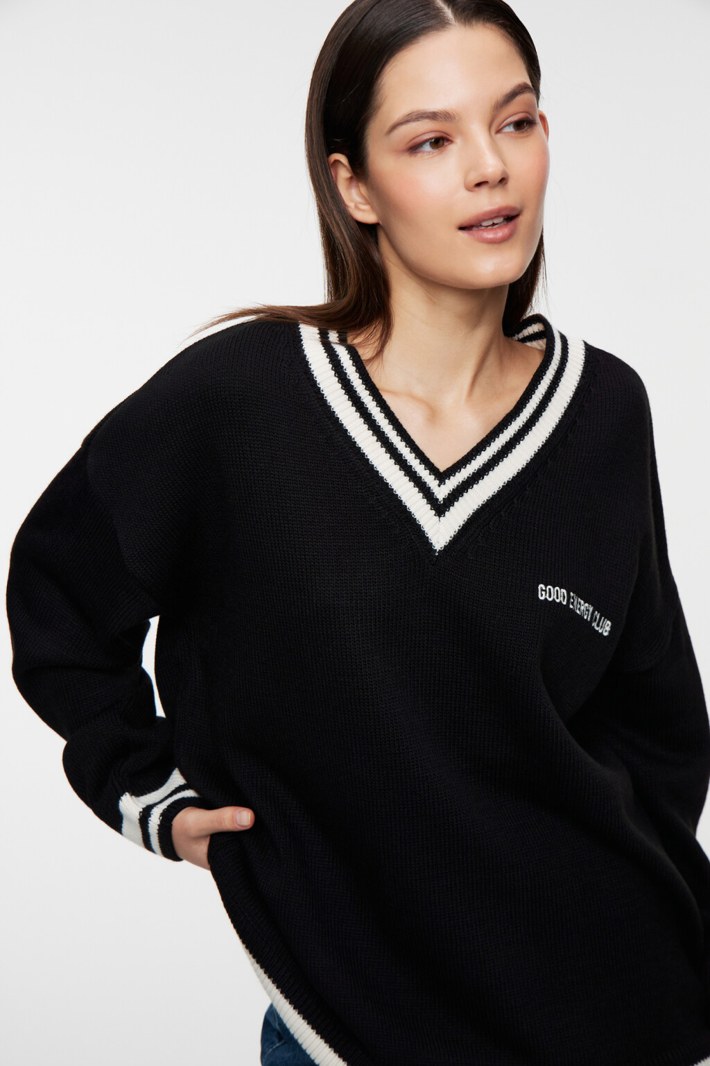Джемпер oversize вязаный с V-образным вырезом - цвет черный - 8