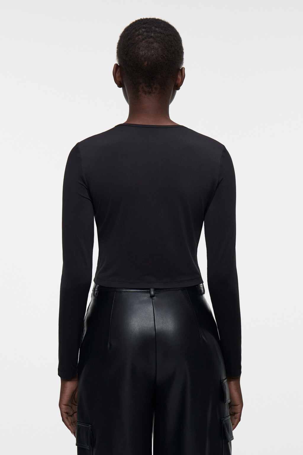 Лонгслив спортивный укороченный облегающий - цвет черный - 3