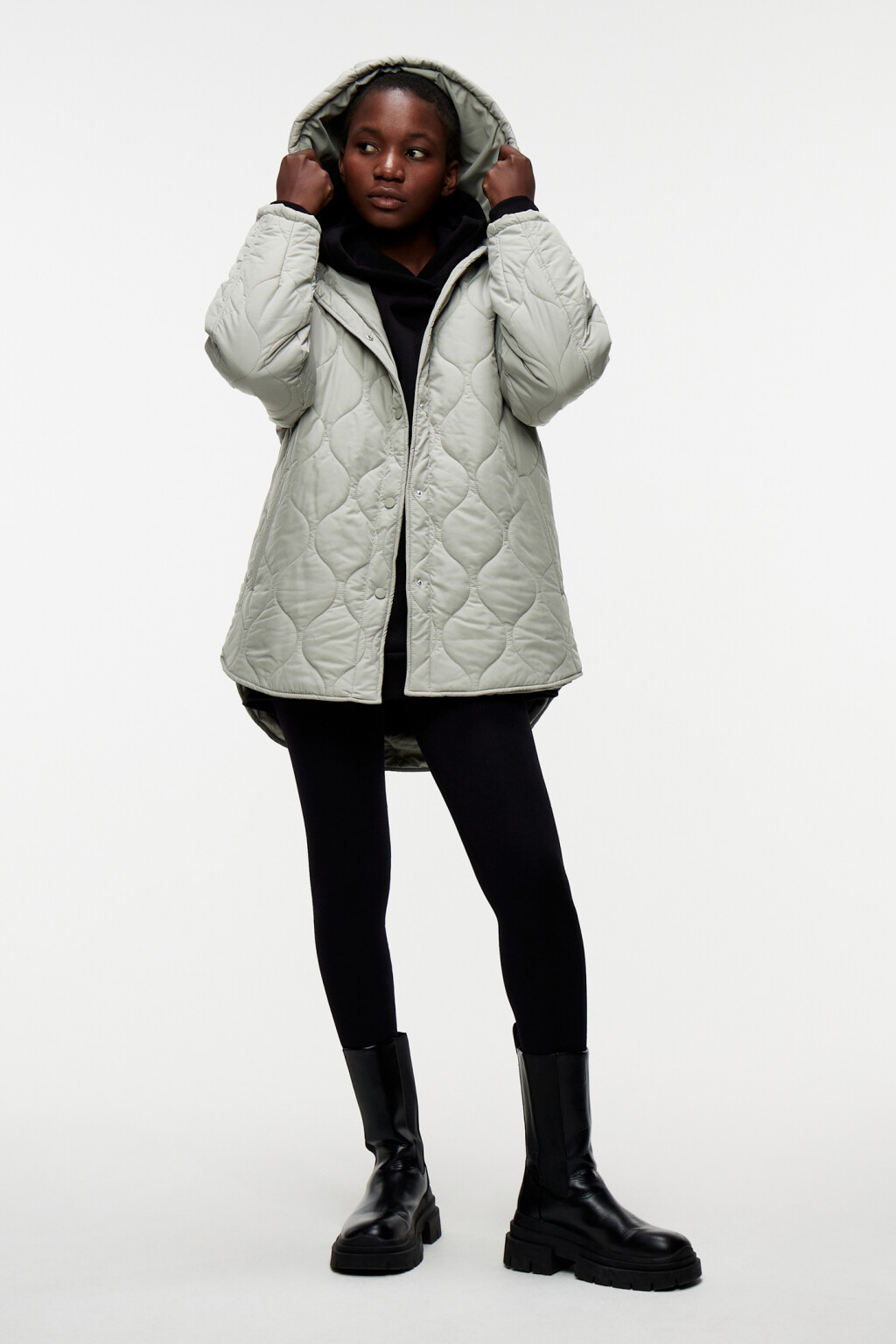 Куртка стеганая утепленная с капюшоном и поясом - цвет зеленый - 4