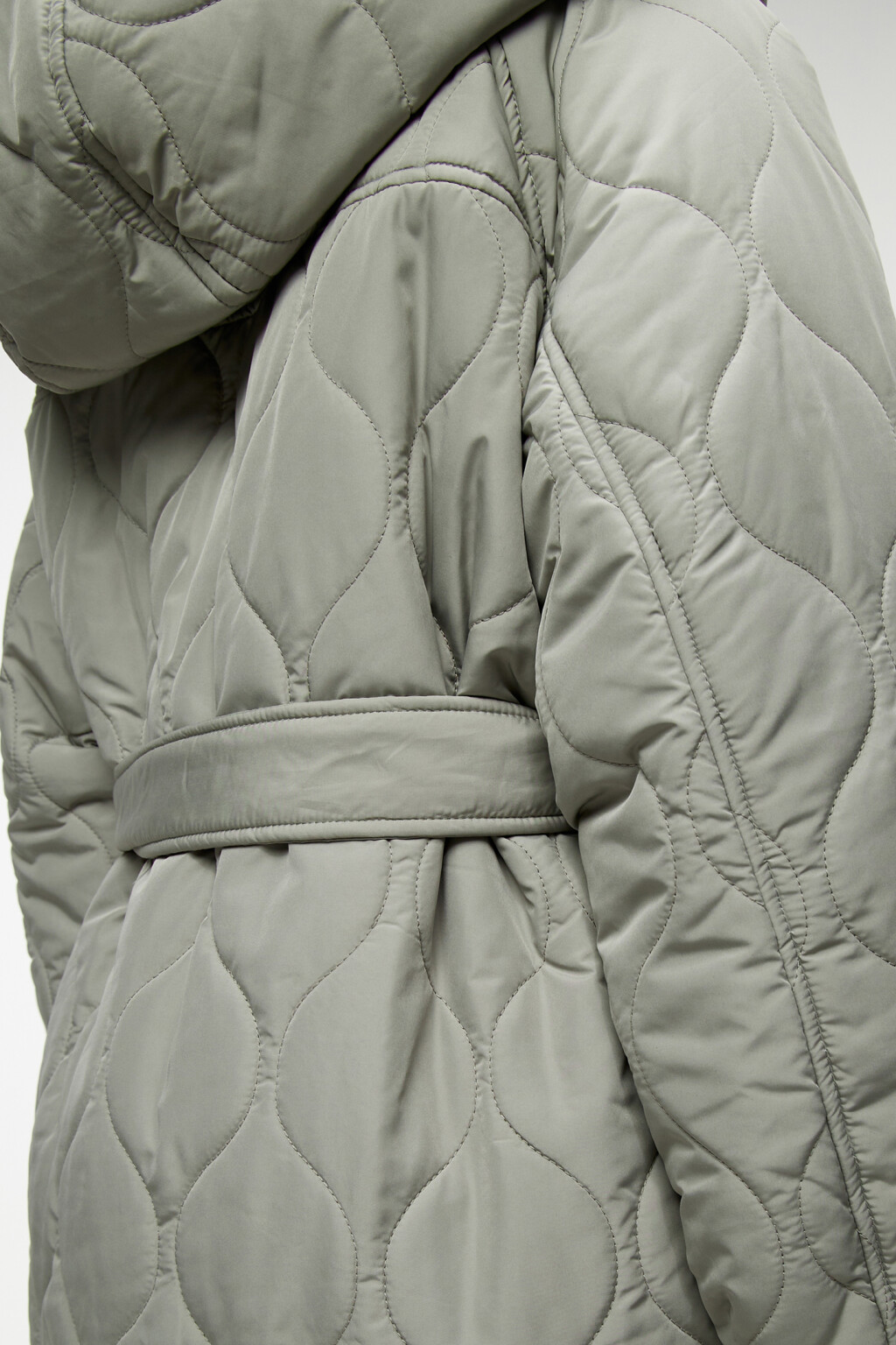 Куртка стеганая утепленная с капюшоном и поясом - цвет зеленый - 7