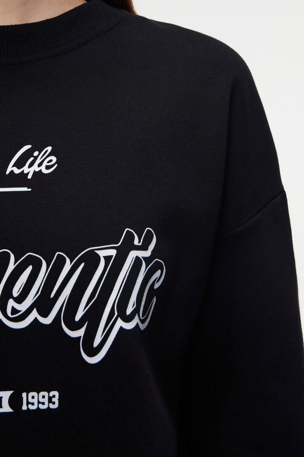 Свитшот хлопковый с принтом-надписью - цвет черный - 5