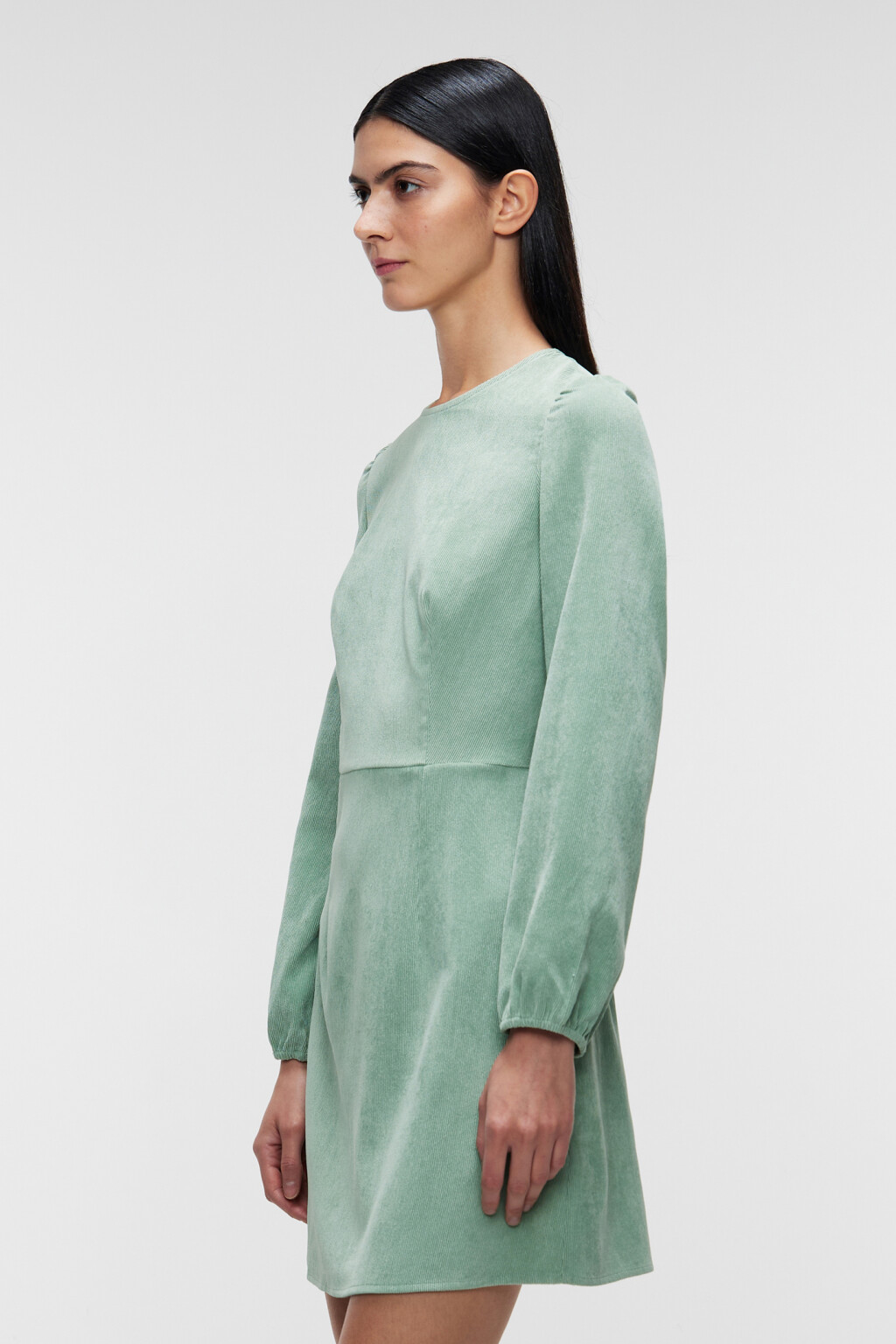 Платье мини вельветовое с рукавами-фонариками - цвет зеленый - 2