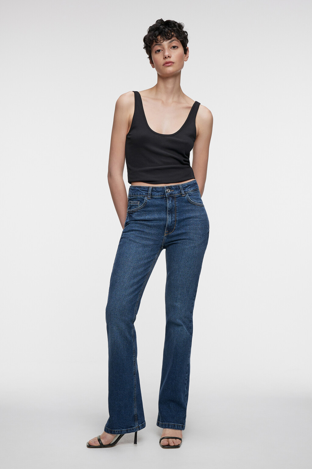 Джинсы клеш облегающие со средней посадкой - цвет голубой - 4