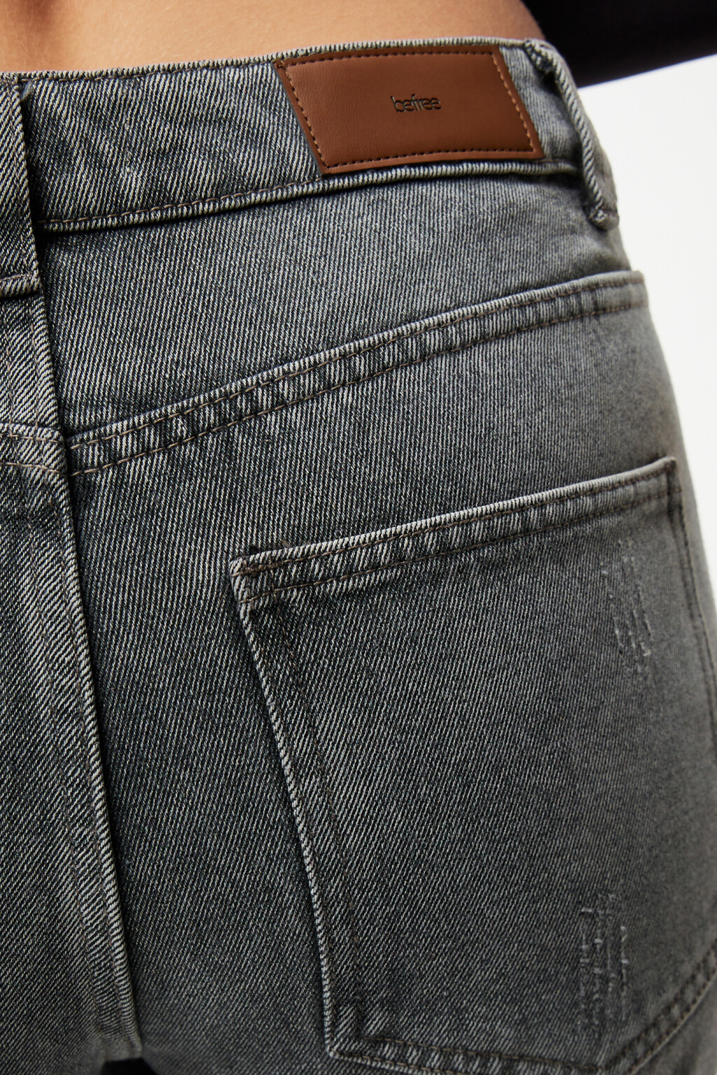 Джинсы-бойфренды потертые с низкой посадкой - цвет серый - 6