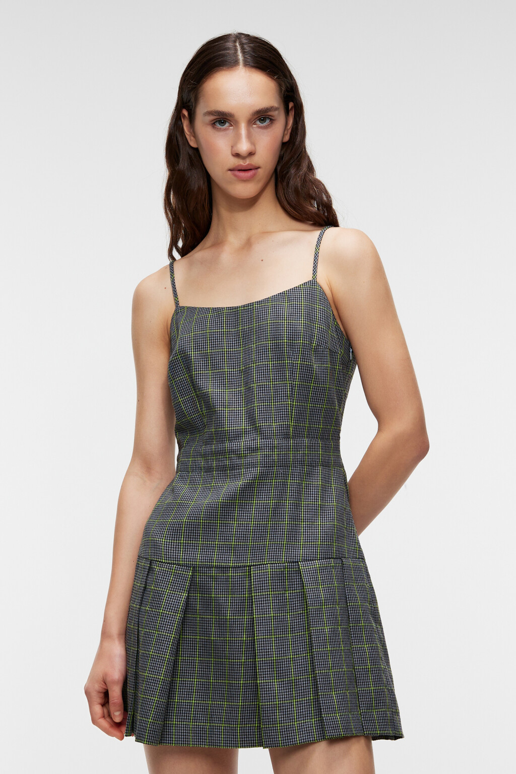 Платье-сарафан мини на тонких бретельках - цвет серый - 1