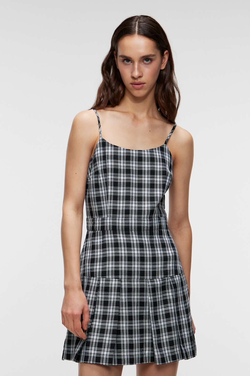 Платье-сарафан мини на тонких бретельках - цвет мультиколор - 1