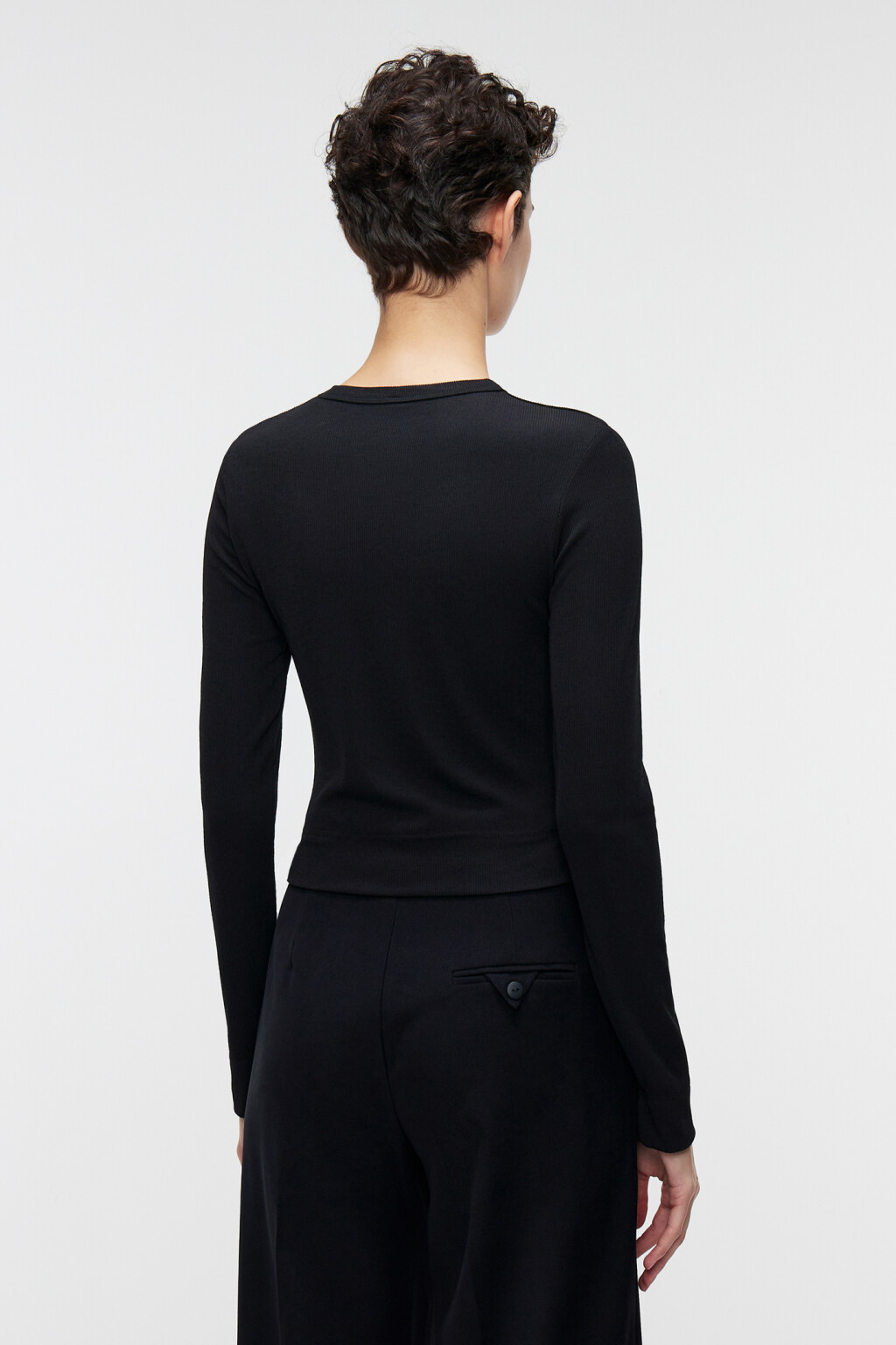 Лонгслив облегающий с разрезами на рукавах - цвет черный - 3