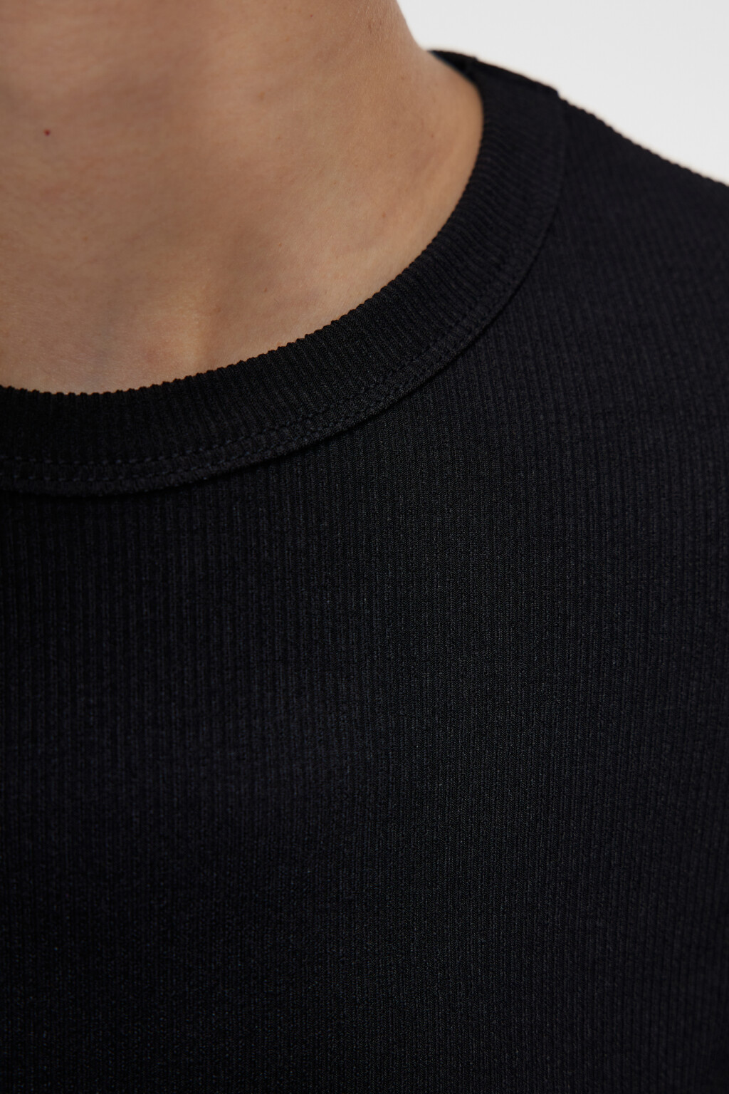 Лонгслив облегающий с разрезами на рукавах - цвет черный - 6