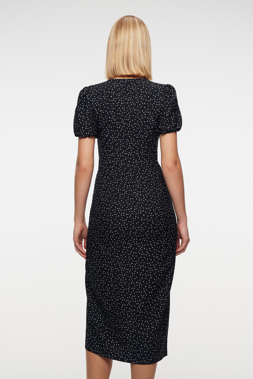 Платье миди приталенное с короткими рукавами - цвет черный - 3