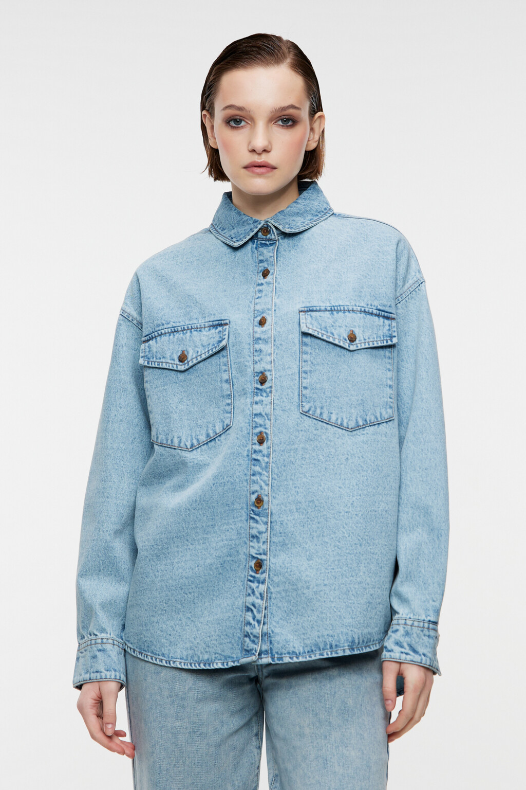 Рубашка oversize джинсовая с нагрудными карманами - цвет голубой - 1