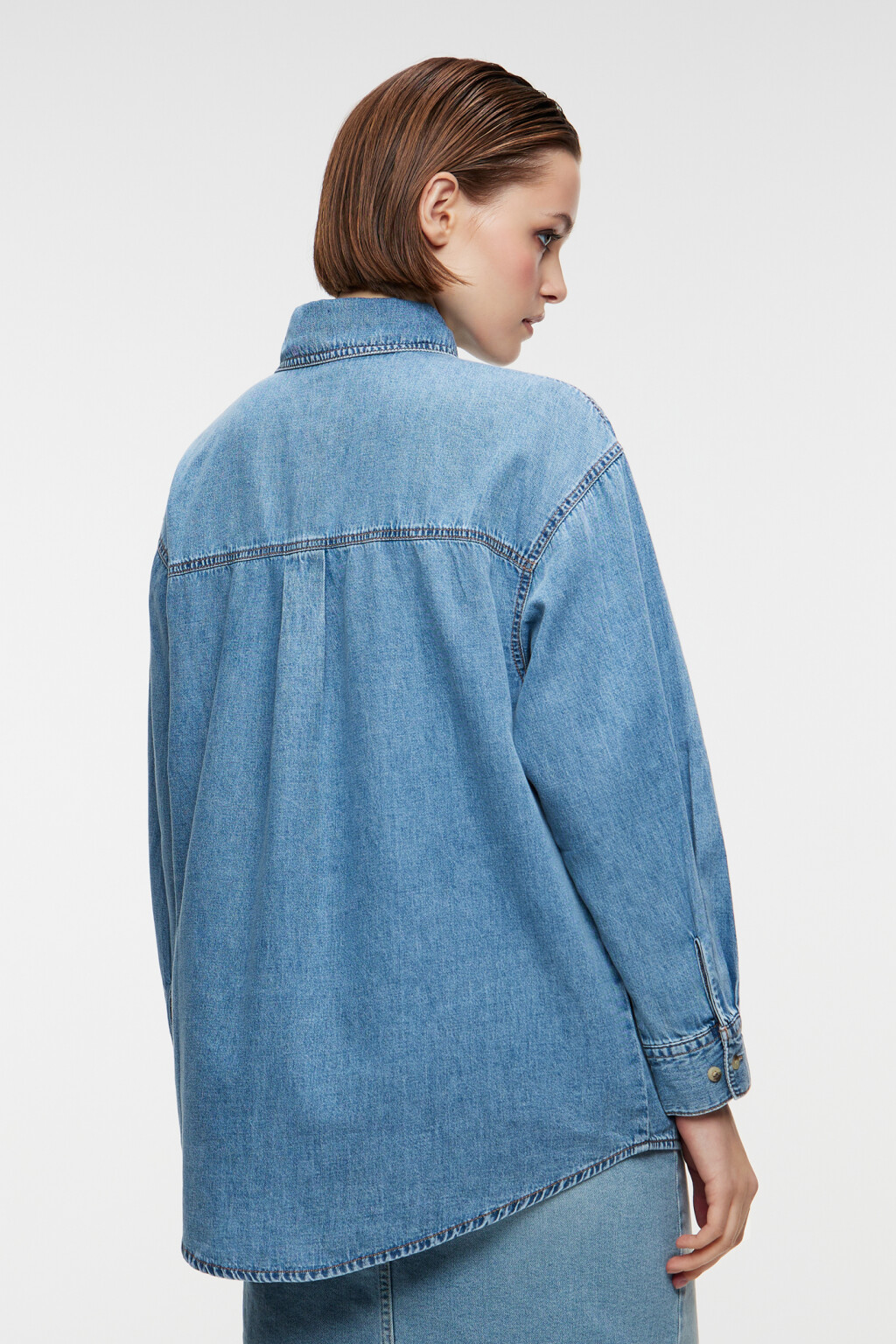 Рубашка oversize джинсовая с нагрудными карманами - цвет голубой - 3