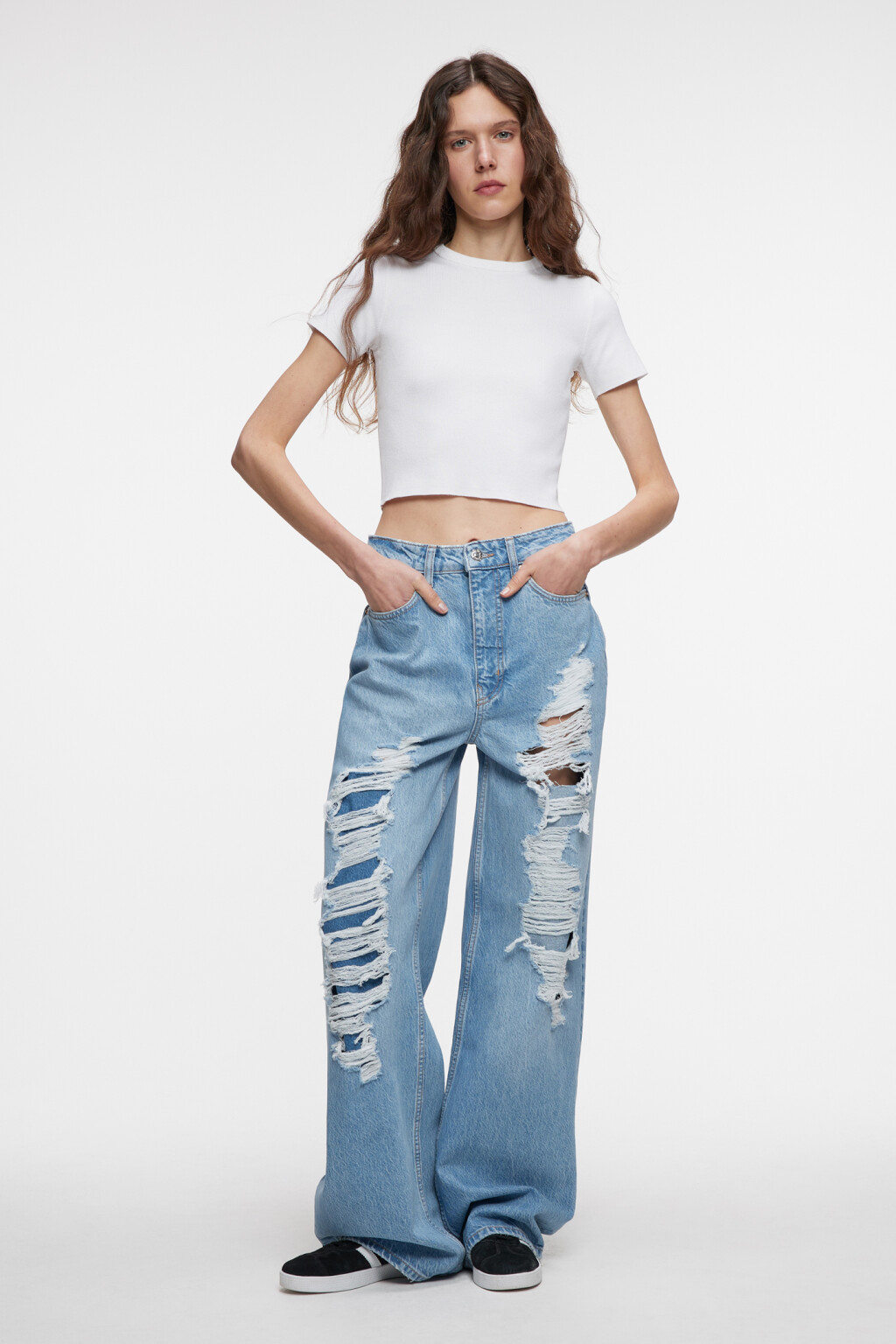 Джинсы-трубы wide leg рваные с потертостями - цвет голубой - 4