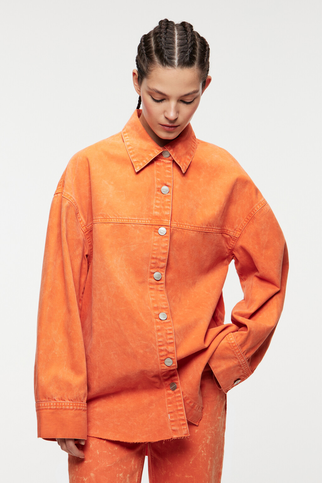 Рубашка oversize джинсовая из цветного денима - цвет оранжевый - 1