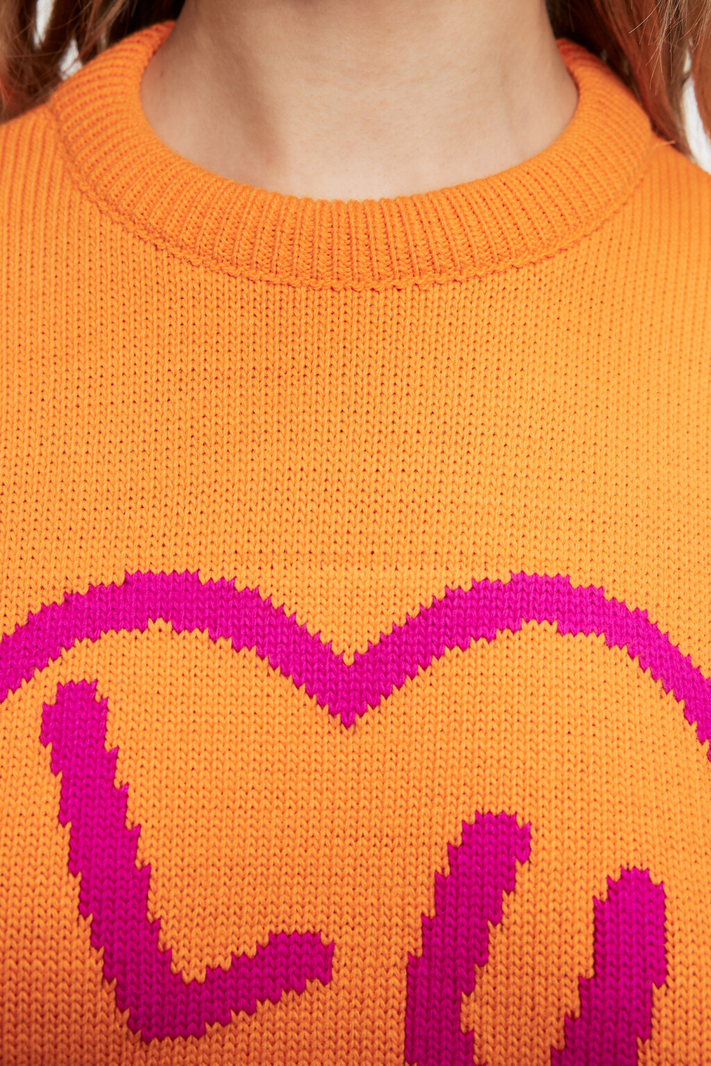 Джемпер oversize тонкой вязки с принтом-надписью - цвет оранжевый - 5