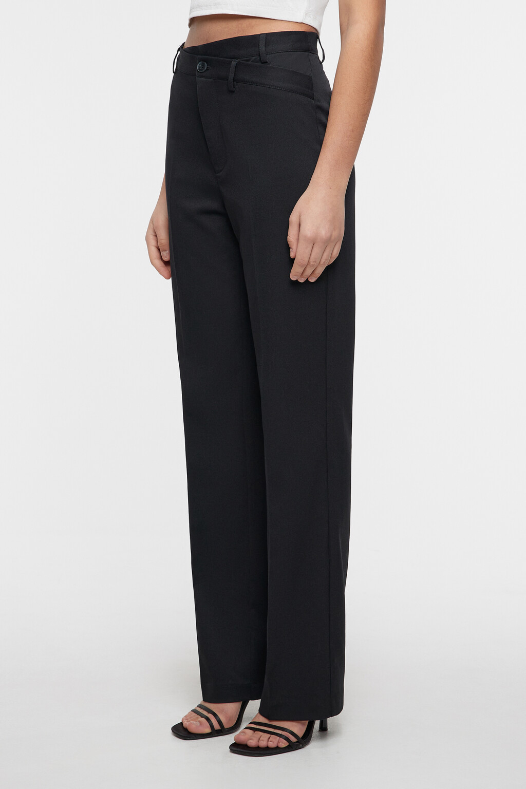 Брюки прямые костюмные с асимметричным поясом - цвет черный - 3