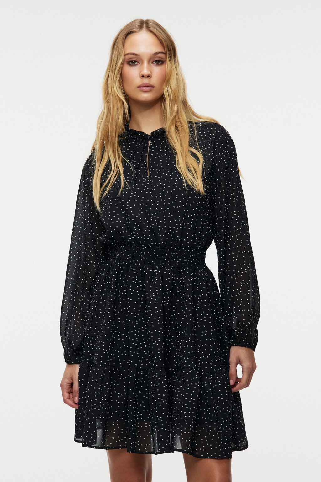 Платье шифоновое с ярусной юбкой и резинкой на талии - цвет мультиколор - 1