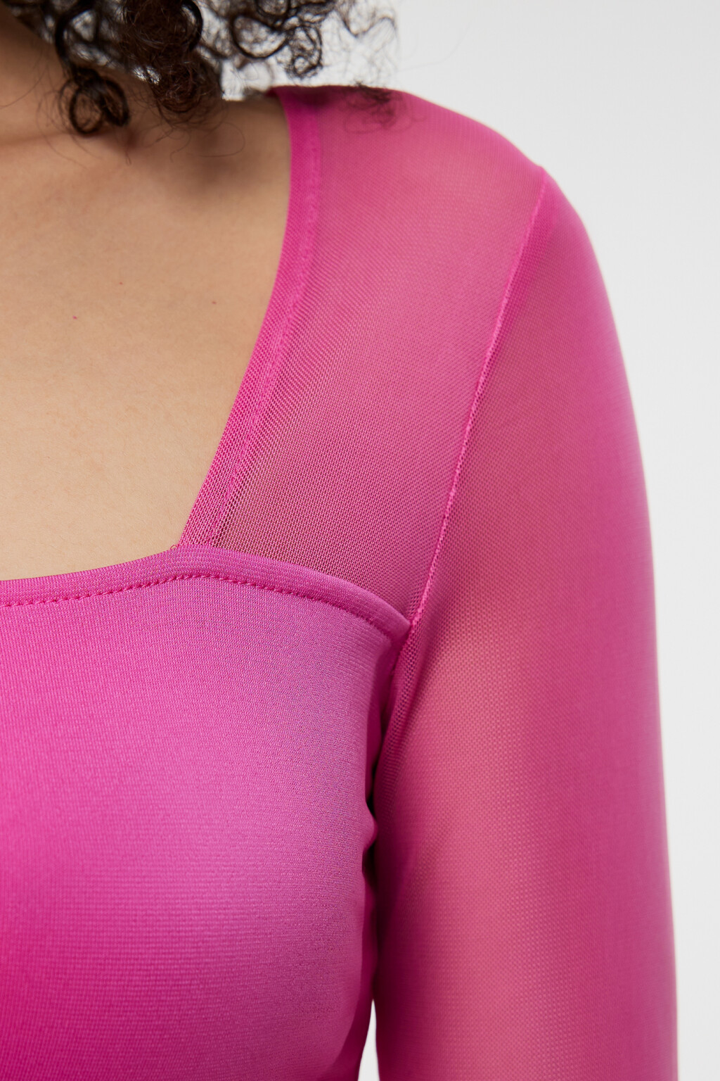 Лонгслив укороченный облегающий с вырезом каре - цвет красный - 5