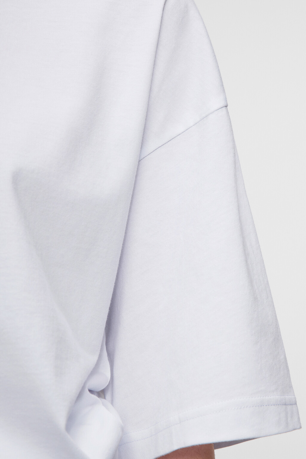 Футболка хлопковая прямая с принтом на груди - цвет белый - 6