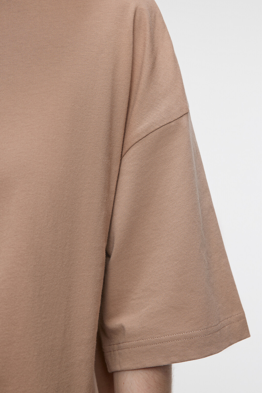 Футболка хлопковая прямая с принтом на груди - цвет бежевый - 6