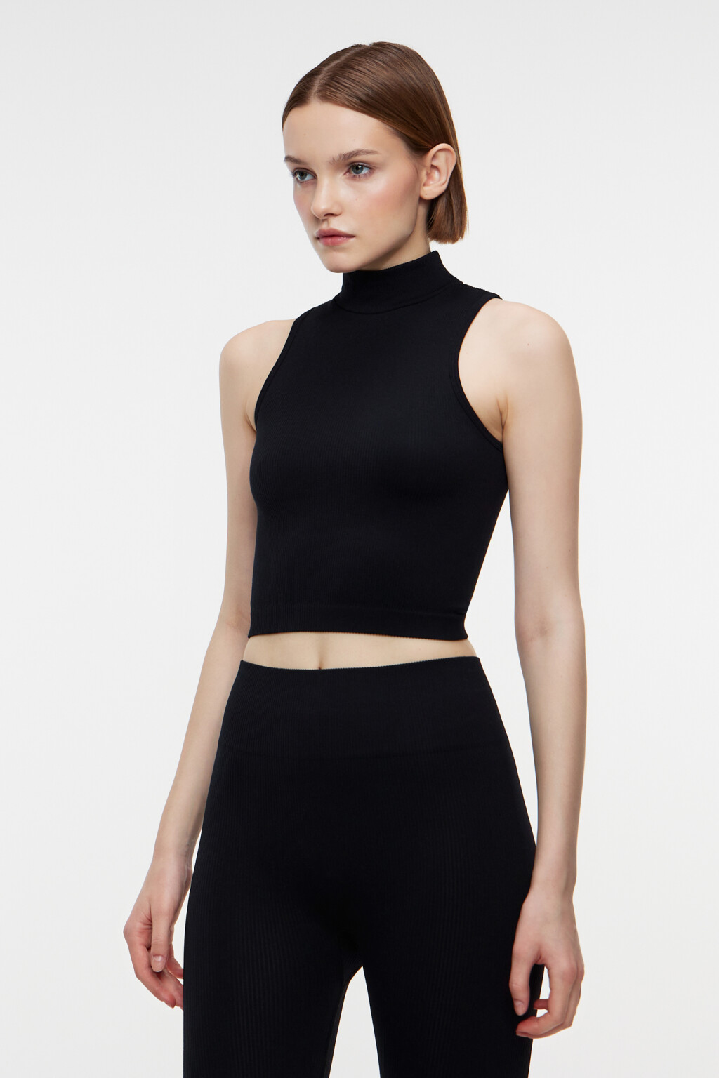 Топ-водолазка без рукавов облегающий в рубчик - цвет черный - 2