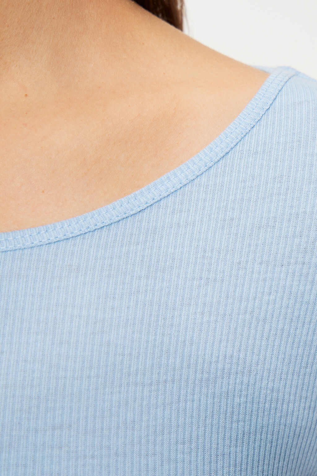 Лонгслив облегающий базовый в рубчик - цвет голубой - 6
