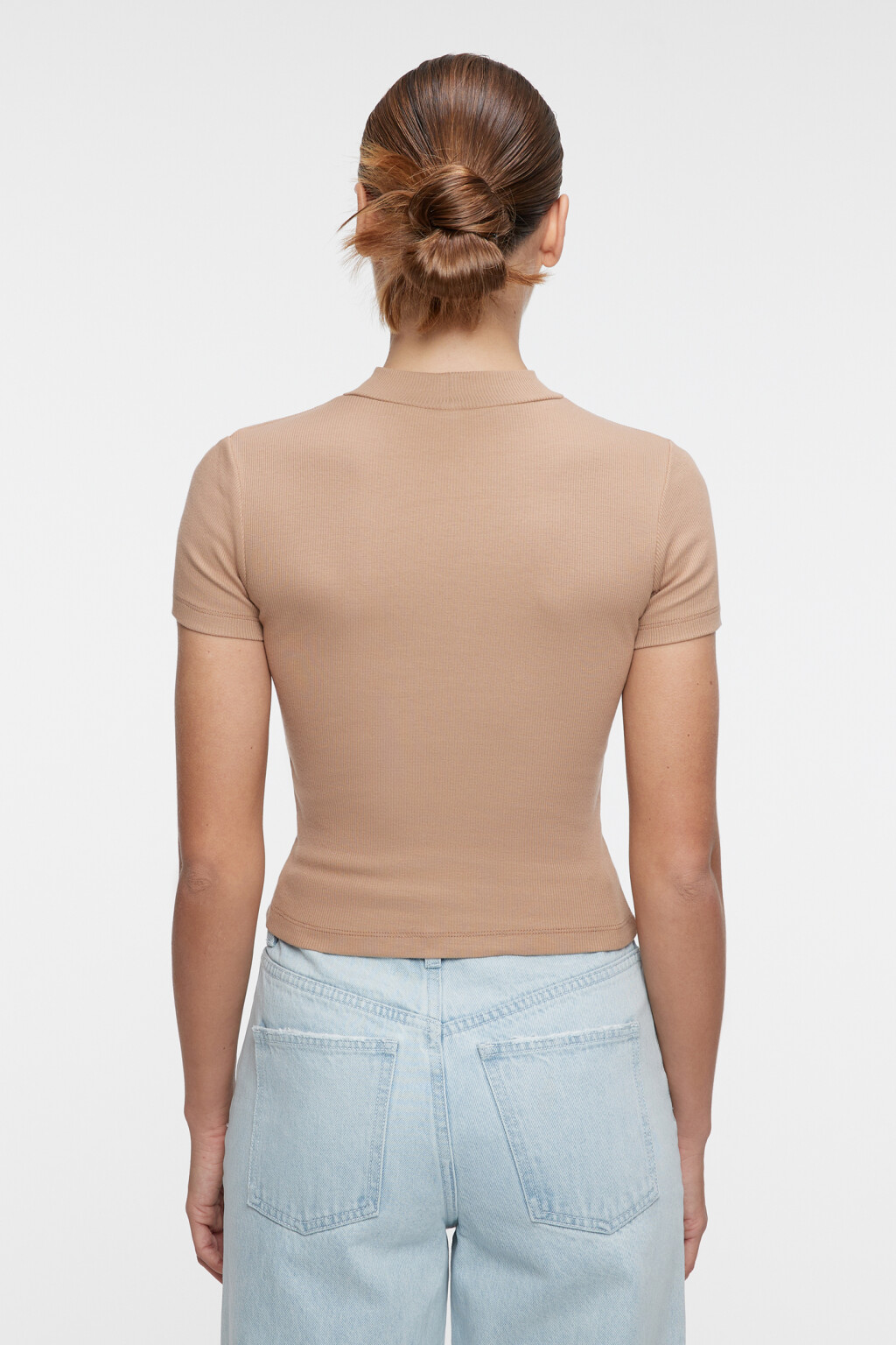 Топ-футболка хлопковый в рубчик с воротником-стойкой - цвет бежевый - 3