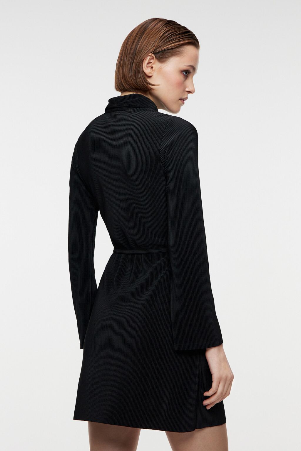 Платье-рубашка мини с длинными рукавами и поясом - цвет черный - 3